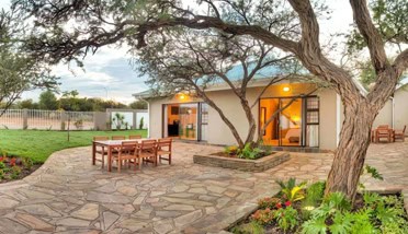 Luxury Villa | Luxury Self-Catering Accommodation In Windhoek | Sleeps Max 6 People in 3 Bedrooms | Arebbusch Travel Lodge