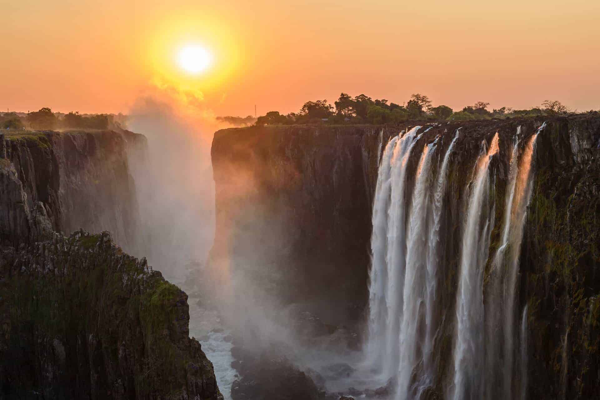 Victoria-Falls-Places-To-See-Attractions-In-Zimbabwe-6-1